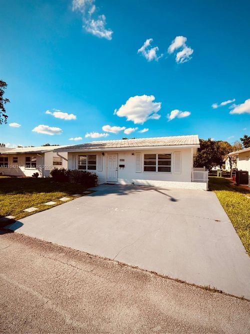 7105 Nw 74th Pl, Tamarac, FL, 33321-5161 | Card Image