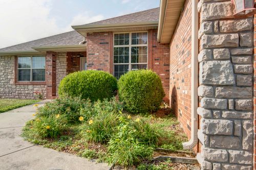 630 Meadowgate Dr, Springfield, MO, 65803-8524 | Card Image