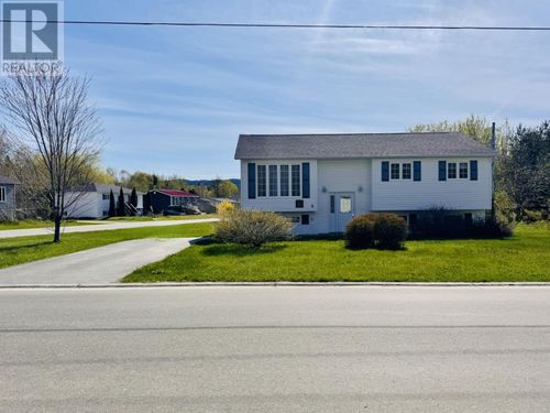 8 Pine Ave, Pasadena, NL, A0L1K0 | Card Image