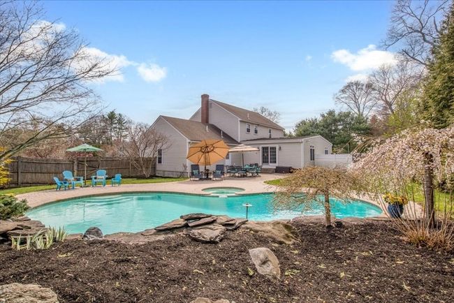 15 Helen Ln, House other with 4 bedrooms, 3 bathrooms and 4 parking in Walpole MA | Image 31
