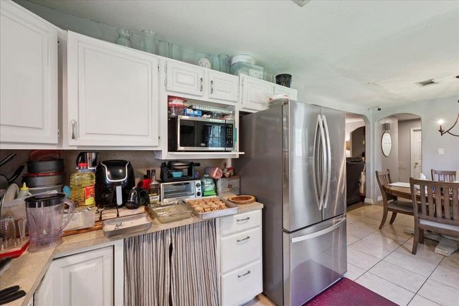 731 Meneley Rd, House other with 4 bedrooms, 2 bathrooms and null parking in Winnie TX | Image 10