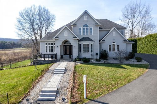 36 & 36R Holly Cir, Easthampton, MA, 01027-2737 | Card Image