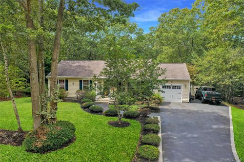 14 Black Pine St, Center Moriches, NY, 11934-1806 | Card Image