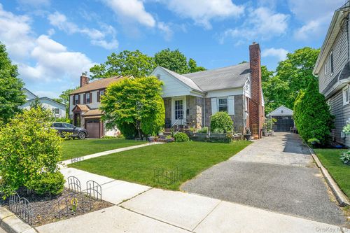 58 Chestnut St, Lynbrook, NY, 11563-1808 | Card Image