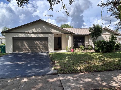 11641 Sw 50th St, Cooper City, FL, 33330-4419 | Card Image