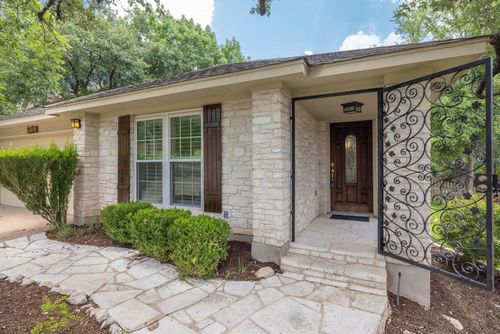 10909 Grapevine Lane, Austin, TX, 78759 | Card Image