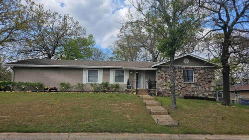 701 Emerald Gardens Dr, North Little Rock, AR, 72118-3267 | Card Image