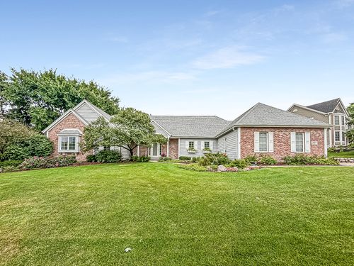 1917 Tree Line Ct, Waukesha, WI, 53188-2655 | Card Image