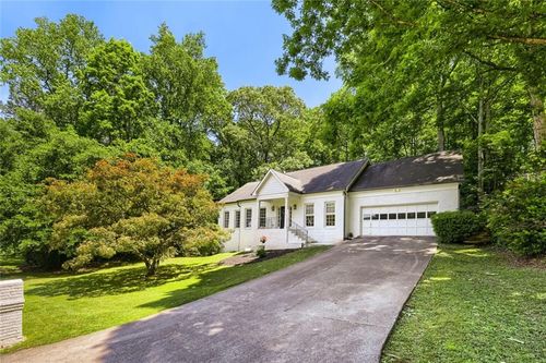 152 Oakwood Hills Dr, Suwanee, GA, 30024-1773 | Card Image