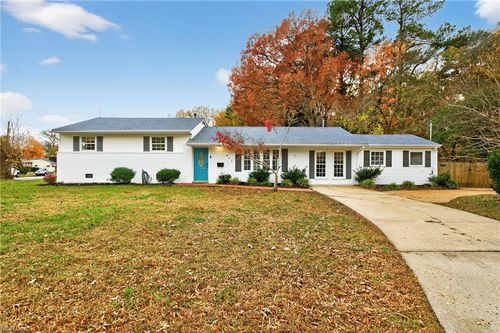 517 Catalpa Dr, Newport News, VA, 23601-3113 | Card Image
