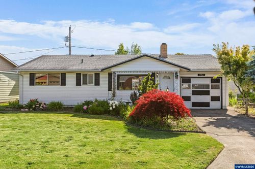 1740 Vanderbeck Ln, Woodburn, OR, 97071-2739 | Card Image