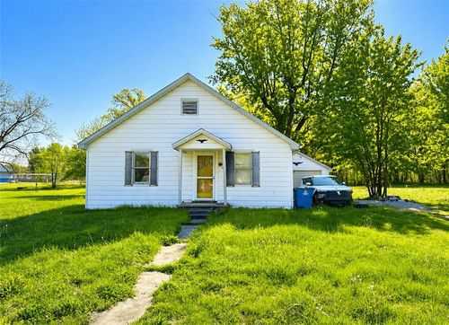 210 N Grant Street, Martinsville, IL, 62442 | Card Image