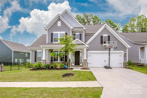 107 Winterberry St, Mooresville, NC, 28117-8302 | Card Image