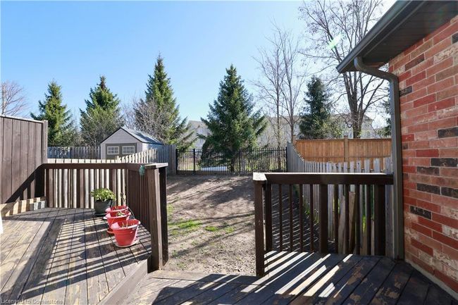 549 Violet St, Townhouse with 3 bedrooms, 3 bathrooms and 2 parking in Waterloo ON | Image 35