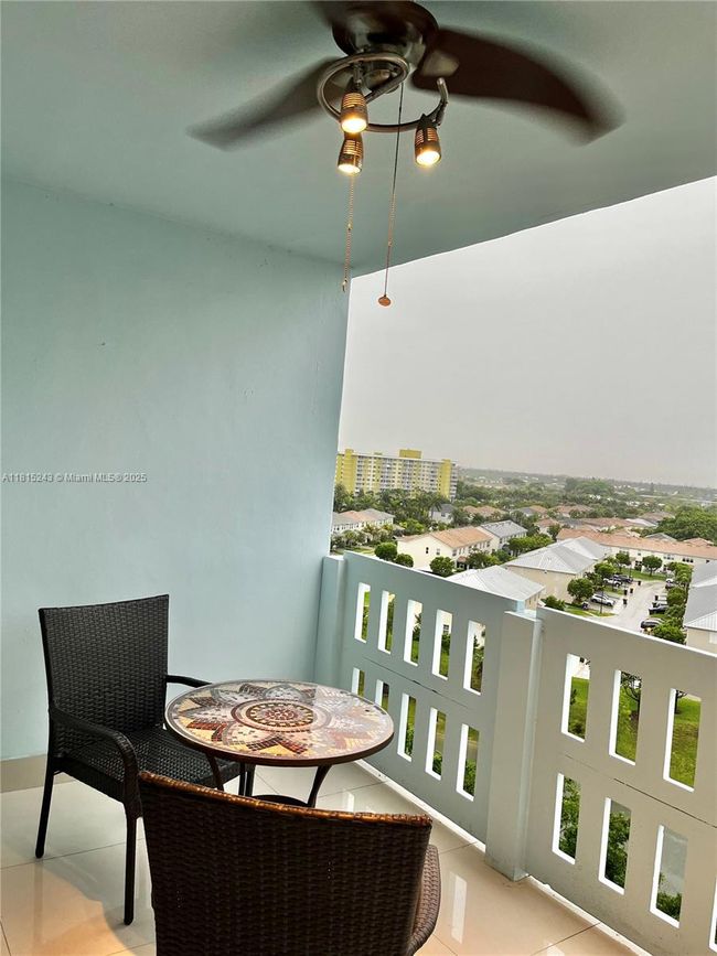 APT-1014 - 4001 Hillcrest Dr, Condo with 1 bedrooms, 2 bathrooms and null parking in Hollywood FL | Image 13