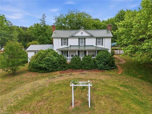 851 Case School Rd, Mayodan, NC, 27027-8048 | Card Image