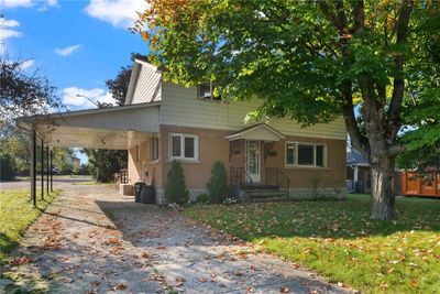 397 Charles Ave, House other with 6 bedrooms, 3 bathrooms and 3 parking in Renfrew ON | Image 2