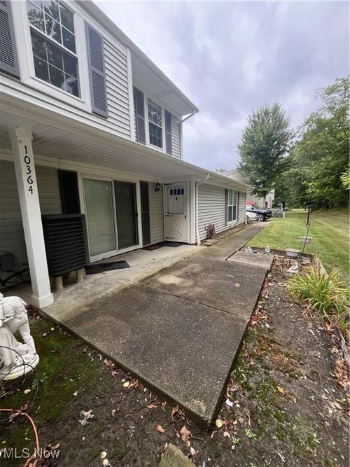 10364 Independence Dr, North Royalton, OH, 44133-3407 | Card Image