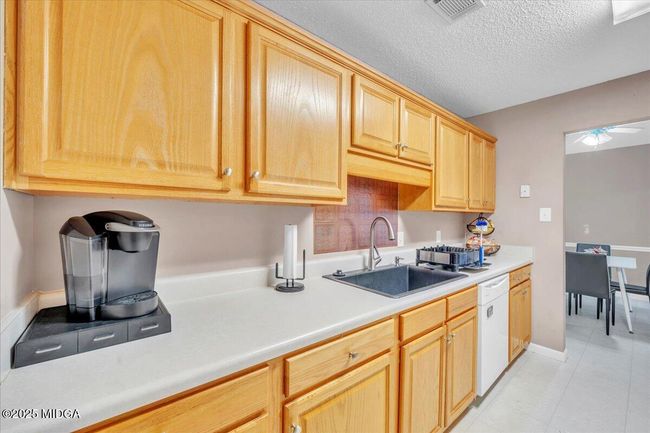 14 - Kitchen | Image 14