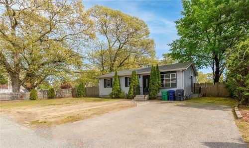 4 Ellsworth St, Warwick, RI, 02886-7720 | Card Image