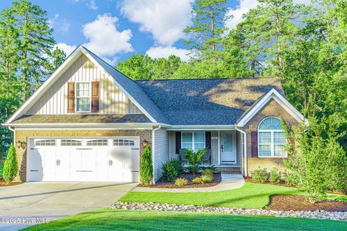 25 Lake View Dr E, Pinehurst, NC, 28374-6931 | Card Image