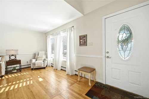 7 Herdman Ct, Middle Island, NY, 11953-2112 | Card Image