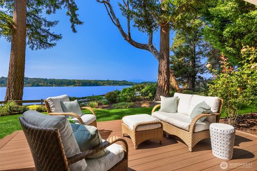 9549 Olympus Beach Road Ne, Bainbridge Island, WA, 98110 | Card Image