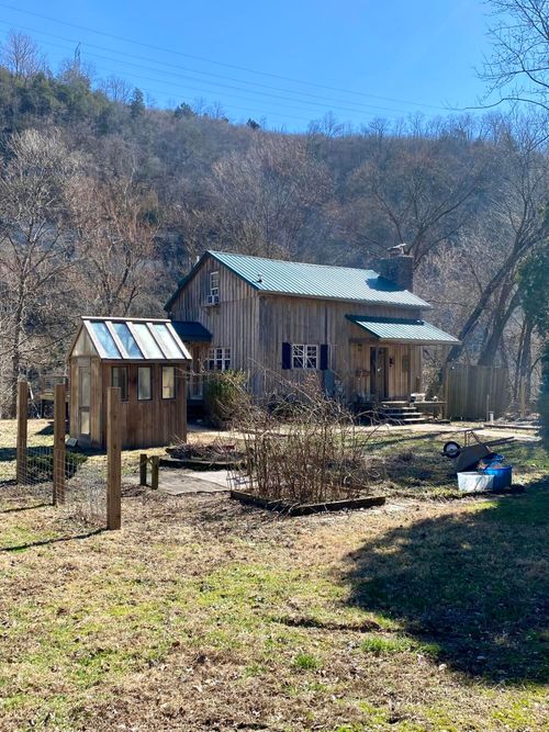 300 Palisades Rd, Harrodsburg, KY, 40330-9299 | Card Image