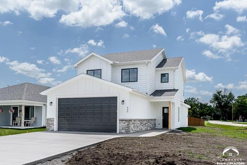 900 2nd St, Perry, KS, 66073-5114 | Card Image