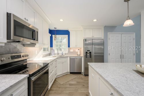 apt-125-70 Shipyard Dr, Hilton Head Island, SC, 29928-6338 | Card Image