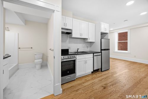 304-529 Ann Uccello St, Hartford, CT, 06103-1032 | Card Image