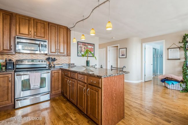 APT-5003 - 655 W Irving Park Rd, Condo with 1 bedrooms, 1 bathrooms and 1 parking in Chicago IL | Image 5