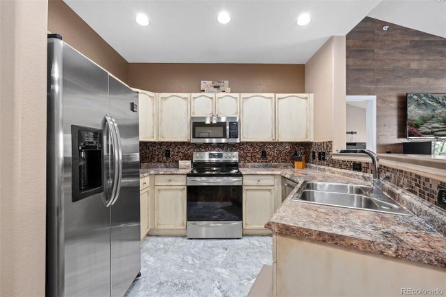 APT-303 - 7355 S Alkire St, Condo with 2 bedrooms, 2 bathrooms and 1 parking in Littleton CO | Image 8