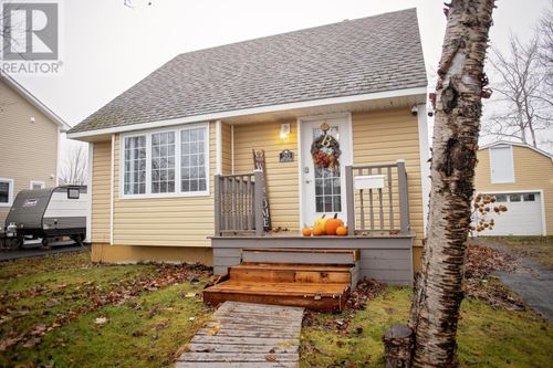 20 Bowes St, Gander, NL, A1V1E6 | Card Image