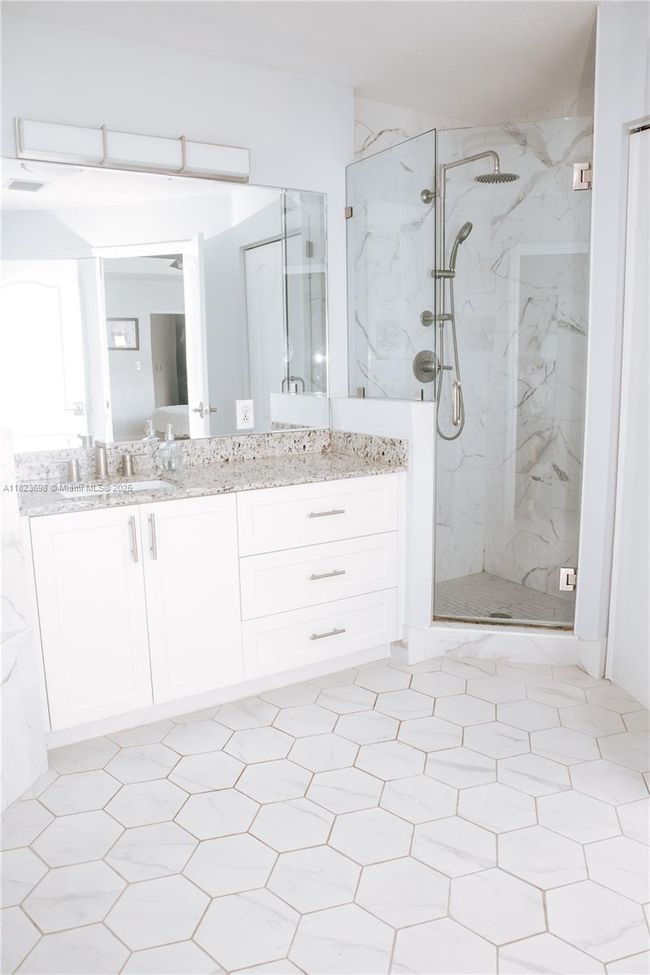 10919 Nw 67 Th Ter, House other with 4 bedrooms, 3 bathrooms and null parking in Doral FL | Image 35