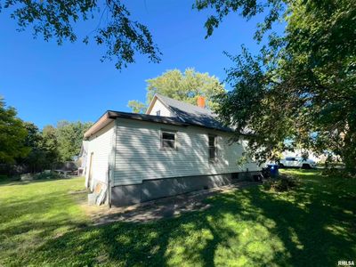 913 N Chestnut Street, House other with 2 bedrooms, 1 bathrooms and null parking in Kewanee IL | Image 3