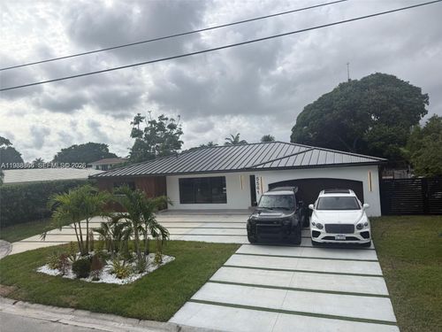 5561 Ne 28th Ave, Fort Lauderdale, FL, 33308-3443 | Card Image
