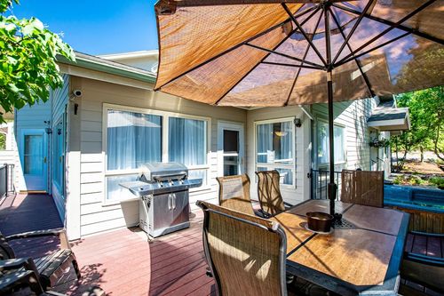 883 Saint Andrews Dr, Columbia Falls, MT, 59912-8876 | Card Image