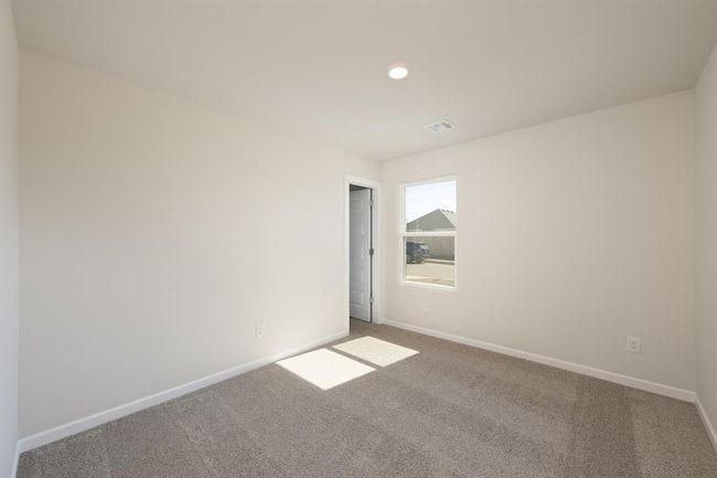1213 E Stetson Ln, House other with 3 bedrooms, 2 bathrooms and null parking in Mustang OK | Image 9