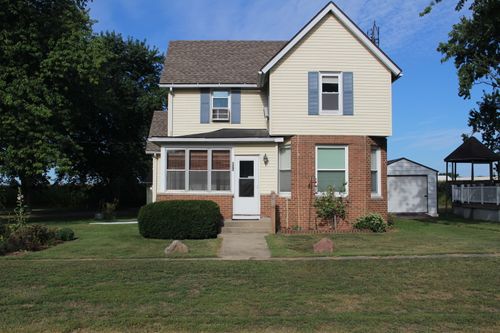 215 Chicago St, Dewitt, IL, 61735 | Card Image