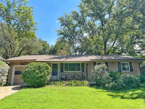 938 Lawrence Ave, Lawrence, KS, 66049-3015 | Card Image