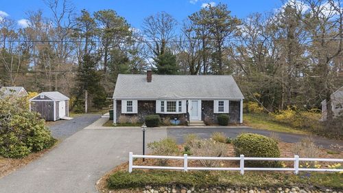 84 Hinckley Cir, Osterville, MA, 02655-1605 | Card Image