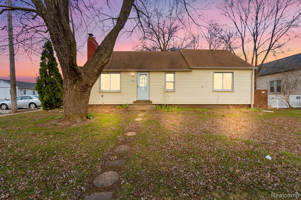 Wexford Dr, Warren, MI 48092