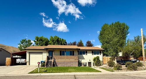 2305 New Hampshire Street, Green River, WY, 82935-6213 | Card Image