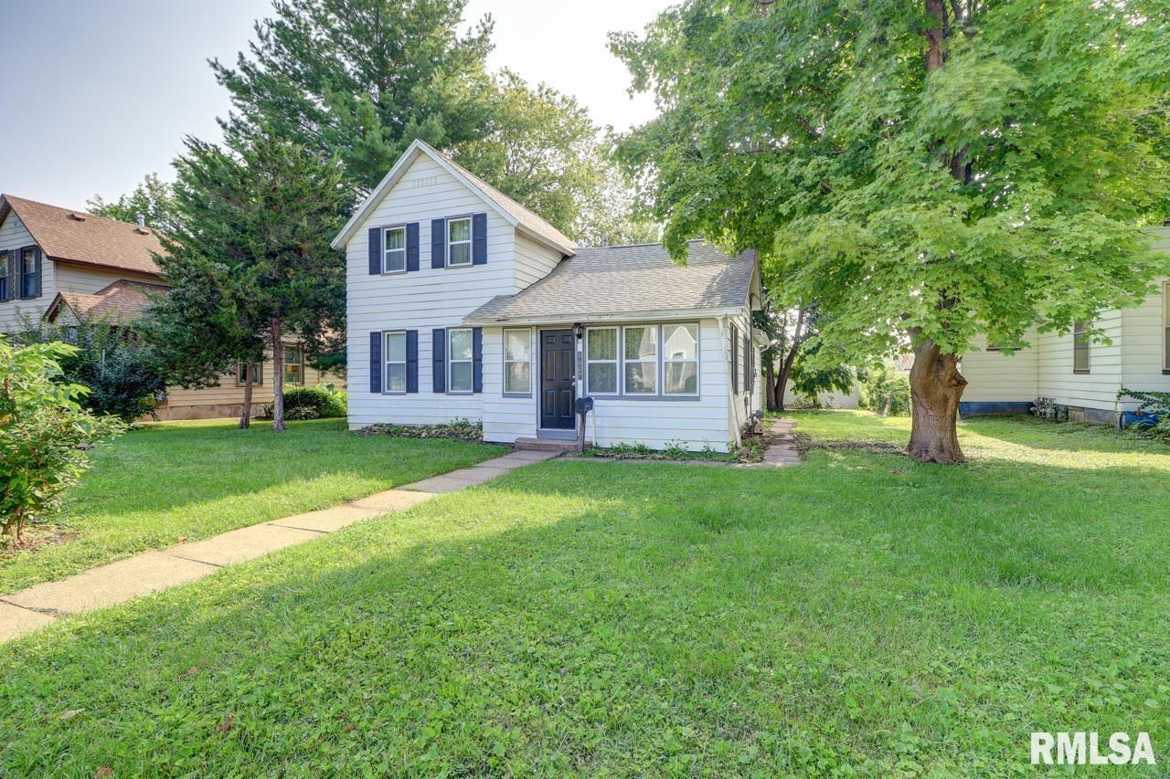 Pershing Blvd, Clinton, IA 52732