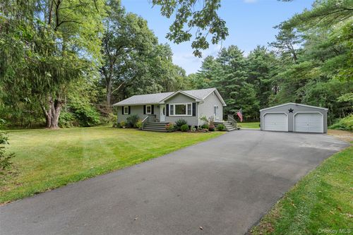 222 Queens Hwy, Kerhonkson, NY, 12446-2428 | Card Image