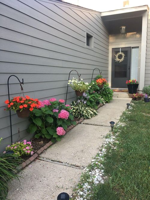795 Watersedge Dr, Ann Arbor, MI, 48105-2516 | Card Image