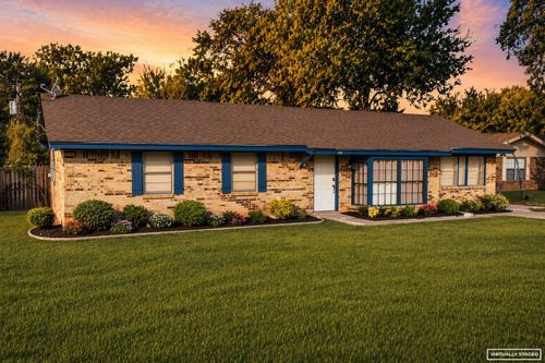 212 Mountain View Dr, Azle, TX, 76020-4406 | Card Image