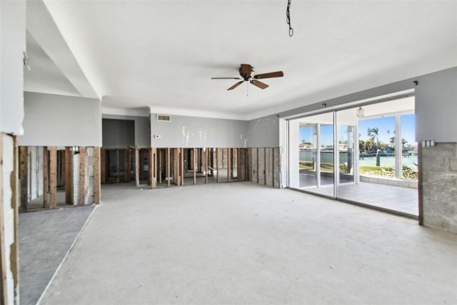 568 Johns Pass Ave, House other with 4 bedrooms, 3 bathrooms and null parking in MADEIRA BEACH FL | Image 31