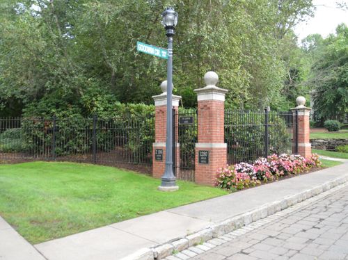 65-65 Goodwin Cir, Hartford, CT, 06105-5204 | Card Image